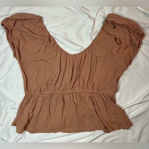 NWT Hippie Rose Dusty Pink Off-shoulder Peplum Cropped Top - Picture 2 of 4